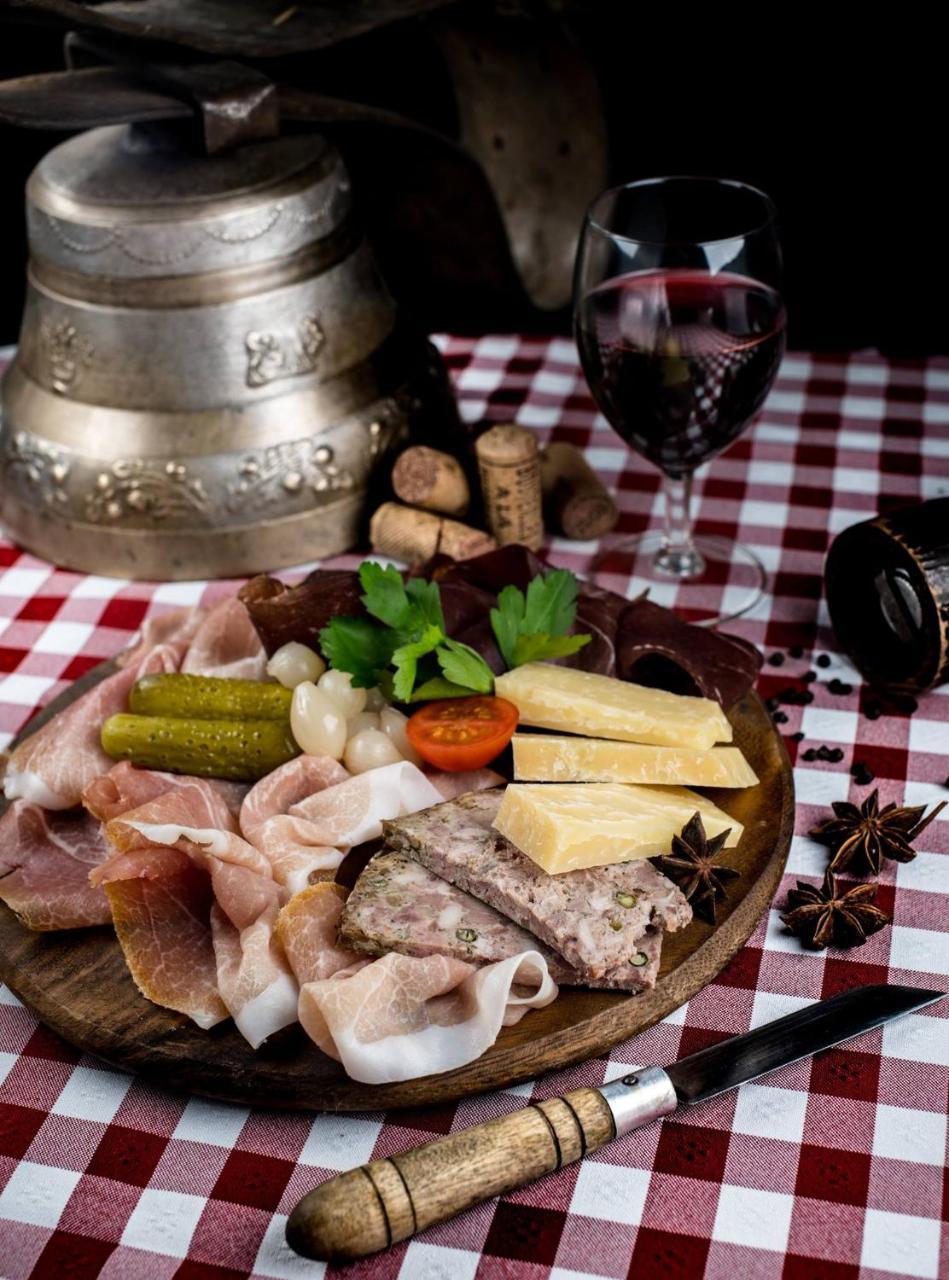 B&B Restaurant Le Pernollet Evionnaz Экстерьер фото